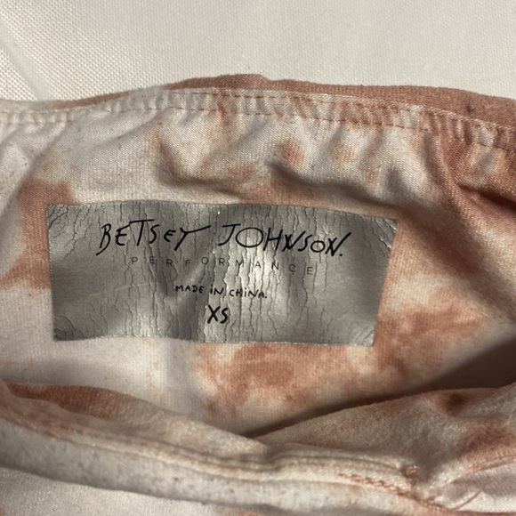 Betsey Johnson Performance  Blush Tie Dye Soft Leggings - Picture 4 of 4